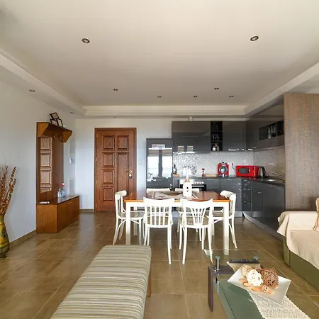 Apartment Mansion Chalatsopoulos *